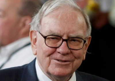 Уоррен Баффет, покидая пост гендиректора инвестфонда Berkshire Hathaway, раскритиковал тарифы Трампа