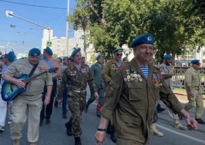 В Екатеринбурге будут судить депутата-десантника за шествие десантников в день ВДВ