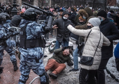 России грозят новые санкции за разгон протестующих и массовые аресты