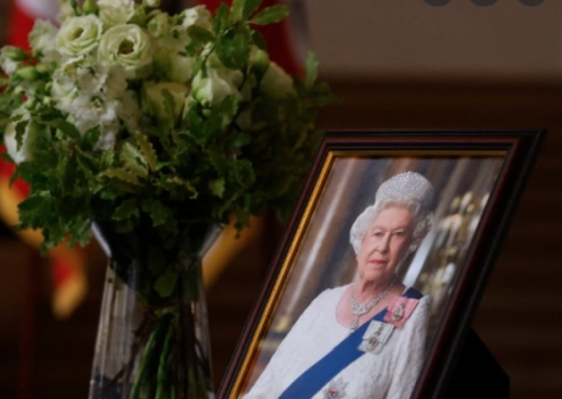 Кто умер в великобритании. Похороны Елизаветы II 2022. Могила королевы Елизаветы 2. Похороны королевы Елизаветы 2022.