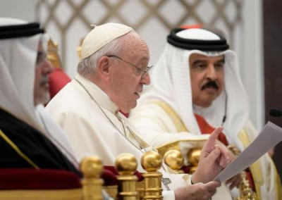Королевство Бахрейн выразило желание помирить Россию с Украиной. Ранее там побывал Папа Римский