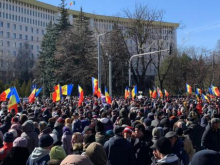 Антиправительственный митинг в Кишинёве: полиция не пропускает автобусы из других городов, задерживает «подозрительных»