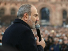 Пашинян призвал своих сторонников выйти на митинг 1 марта