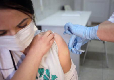 В Москве вводят принудительную вакцинацию вопреки обещаниям президента