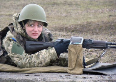 Киев бросает в бой женские батальоны