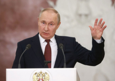 Путин сравнил потолок цен на нефть и газ с попыткой купить Mercedes за 5 рублей