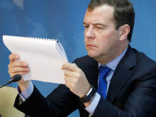 Эксперты о статье Медведева: Россия признала, что ничего не может сделать с украинским нацизмом и идиотизмом