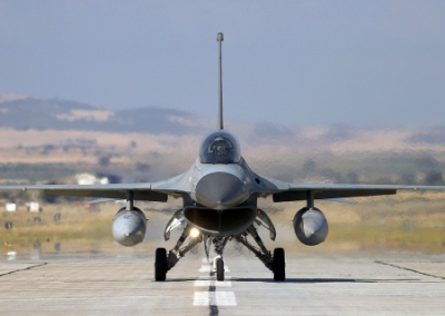 Украинский генерал призвал использовать дороги вместо аэродромов для самолётов F-16