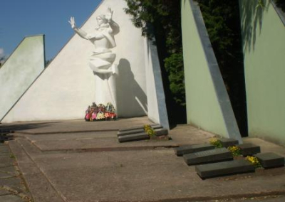«Кощунственная практика»: в Дрогобиче хотят снести мемориал «Вечный огонь»