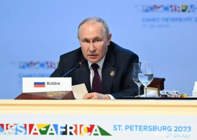 «Нас просили это сделать».  Путин на встрече с представителями Африки рассказал, почему ВС РФ ушли из-под Киева