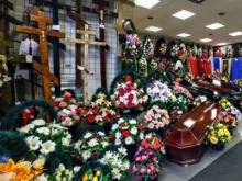 Доходы гробовщиков в Украине превышают заработок проституток