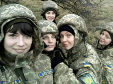 В рядах ВСУ находится 70 тысяч женщин. Повестки получают даже беременные и те, кому больше 50 лет