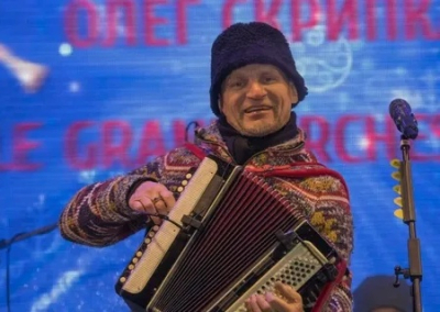 Олег Скрипка рассказал, что не идёт в окоп с автоматом, потому что является баянистом