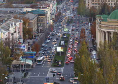 «Откуда столько машин на дорогах в Донецке, когда на передовой не хватает людей?». Ходаковский рассказал о чванстве и безразличии чиновников в ДНР