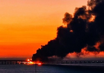 Пожар на Крымском мосту. Повреждена часть дорожного полотна