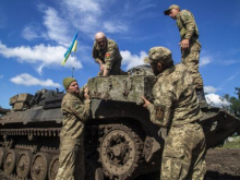 Либо лобовые атаки, либо заморозка военной помощи: Запад загоняет киевский режим в тупик