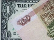 Рубль вновь устремился в пике. Доллар уже по 100 рублей