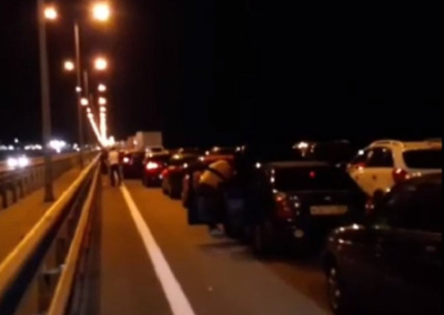Новогодний Крымский мост: пробки будут, но досмотр ускорят