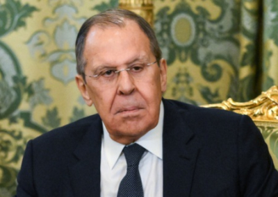 Лавров пообещал не бросать в беде православных людей на Украине
