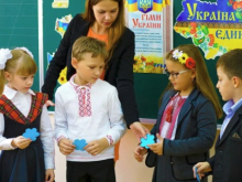 Украинские педагоги пойдут на фронт: им не продлевают бронь и лишают работы