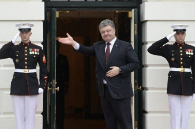 Дурдом Порошенко. Украинский президент решил пересидеть панамский скандал в Японии