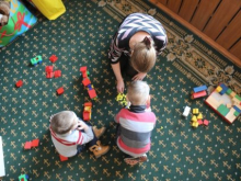 Пятьсот вывезенных в Россию донецких беженцев с детьми воззвали о помощи