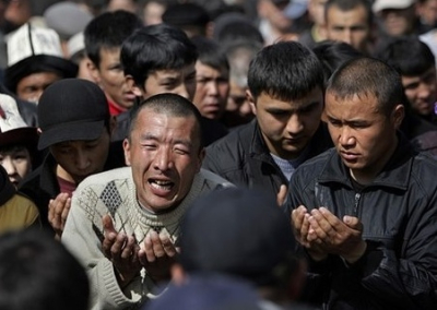 Власти Киргизии призвали РФ предоставлять ОМС семьям трудовых мигрантов