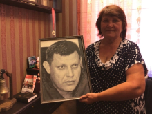 «Я разговариваю с ним каждый день». 26 июня первому главе ДНР исполнилось бы 46 лет. «Антифашист» встретился с его мамой
