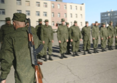 В Челябинской области срочников без их ведома записали на СВО. Солдатам на карты начали приходить сотни тысяч рублей