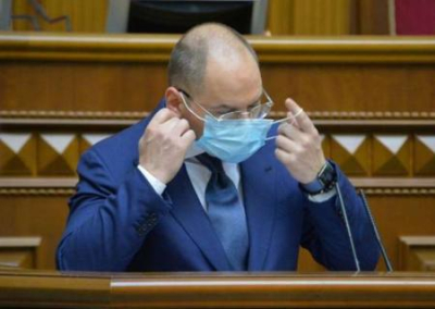 Степанов надеется удержаться в министерском кресле, покупая лояльность нардепов