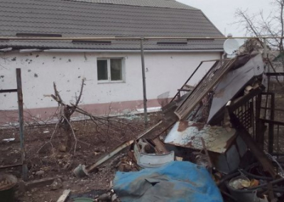 ВСУ обстреляли Лисичанск: повреждены дома и хозпостройки