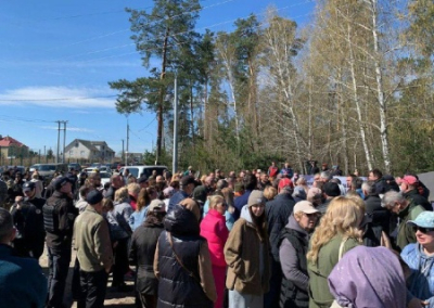 Жители украинского села Мархаловка протестуют против строительства военного кладбища