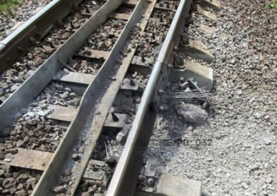 В Брянской области в результате взрыва грузовой поезд сошёл с железнодорожного полотна