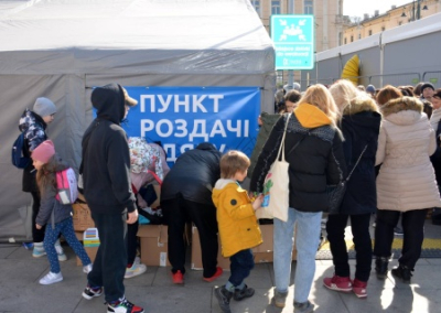 Польша заберёт у украинских беженцев еду, а Канада визы