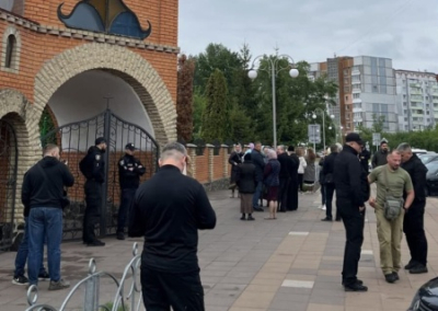 Захваченный Свято-Андреевский храм УПЦ в Черкассах местные власти сразу же закрыли для верующих