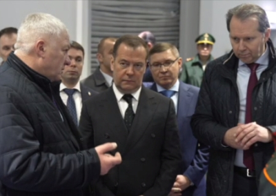 Медведев анонсировал кратное увеличение производства вооружения