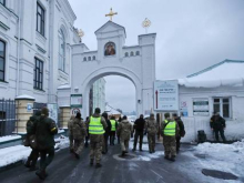 В Киево-Печерскую лавру нагрянули силовики-каратели: ищут оружие и российских диверсантов