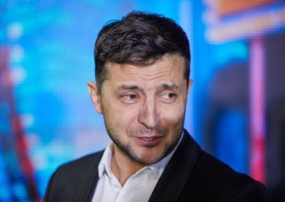 Зеленский надеется, что ему дадут 600—800 миллиардов долларов на восстановление Украины