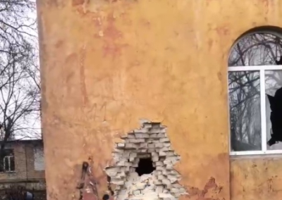 Вояки Зеленского обстреляли школу в Донецке американским снарядом