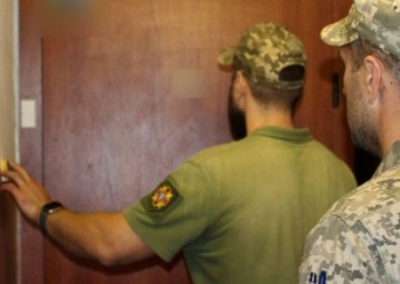 Украинские власти нашли способ борьбы с уклоняющимися от службы в армии. У них будут отбирать жильё