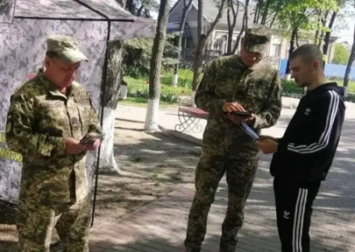 На Украине военкомов отправляют на фронт при невыполнении плана по отлову «добровольцев»