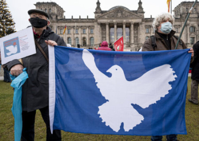 Jungewelt: Совет мира в Касселе. Немецкие активисты выступили против милитаризации Европы
