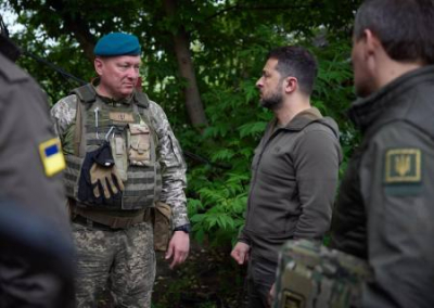 Зеленский приехал на позиции украинских боевиков под Донецком