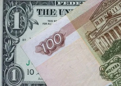 Рубль вновь устремился в пике. Доллар уже по 100 рублей