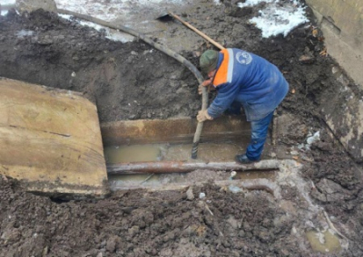 «140 тыс. кубов донской воды текут реками по улицам Донецка». «Вода Донбасса» не может найти ремонтников за 32 тыс. рублей в месяц