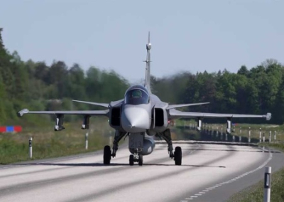 Швеция отложит поставку Украине самолётов Gripen