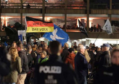 Немцы по всей Германии протестуют против поддержки Украины
