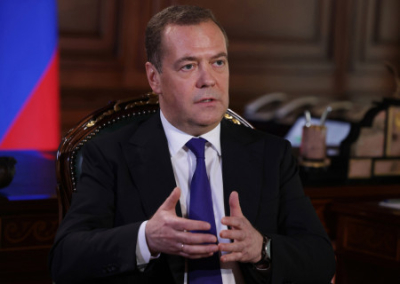 Медведев допустил применение ядерного оружия для защиты от агрессии США