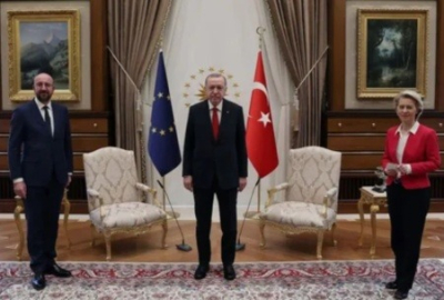 Евродепутаты возмущены ситуацией со стульями на встрече в Турции