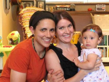 В Израиле однополым парам разрешили иметь детей
